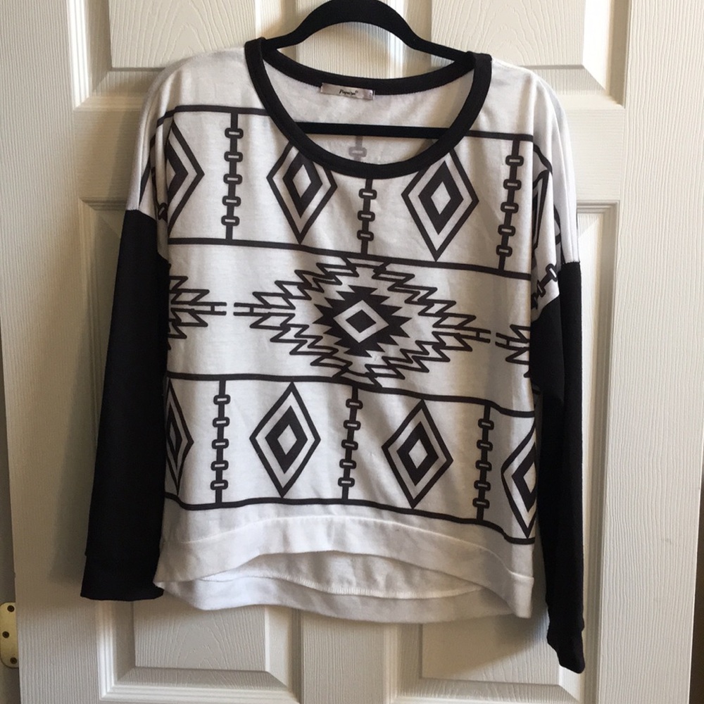 Light weight hoodie material shirt!